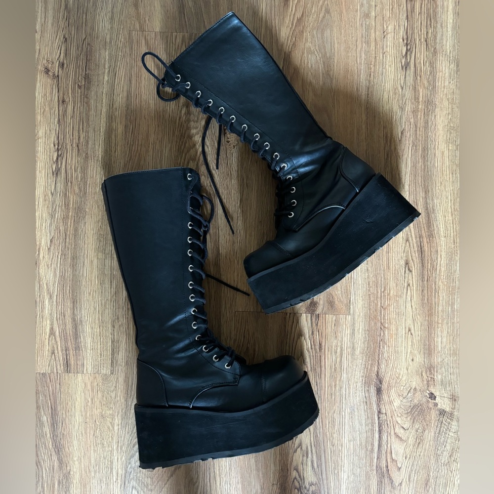 Demonia Platform Boot 6.5